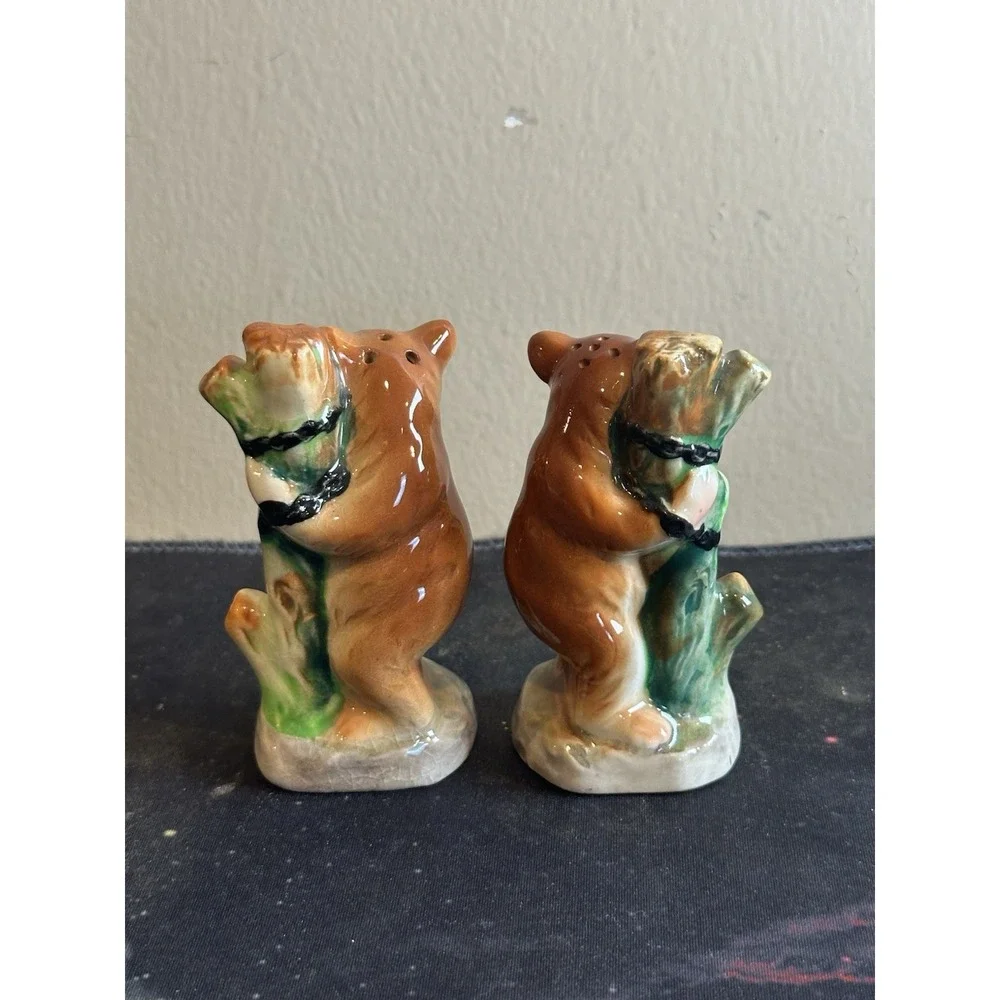 Vintage Brown Bear Tree Salt & Pepper‎ Shakers